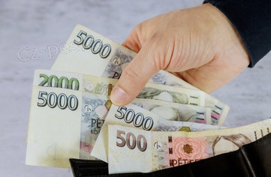 NENAB�Z� P�J�KU, ZEJM�NA ��DN� PO��TE�N� POPLATKY.