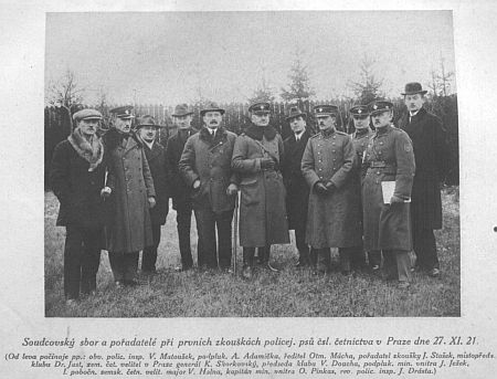 Soudcovsk� sbor p�i prvn�ch zkou�k�ch polcejn�ch ps�